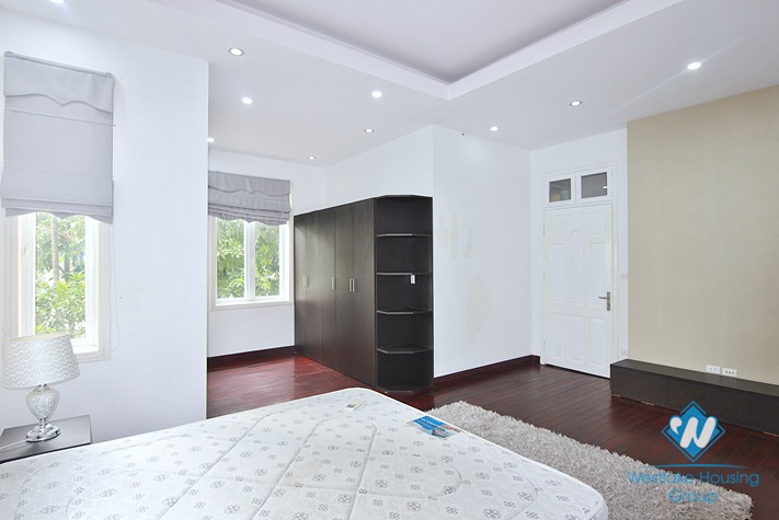 A beautiful house with lake view for rent in Tay Ho, Ha Noi